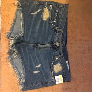 Women’s Rag & Bone cutoff denim shorts